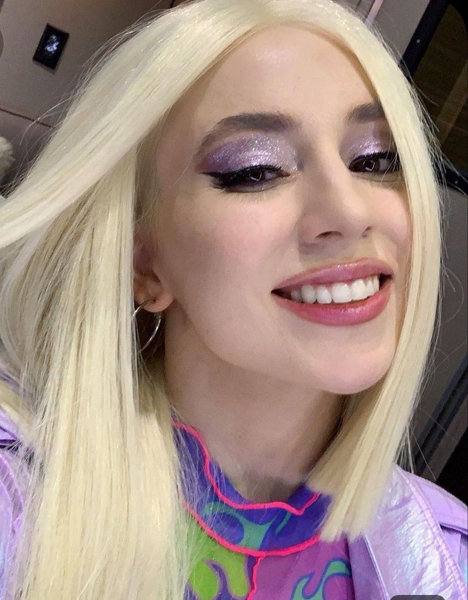 Did Ava Max have Plastic Surgery? Body Measurements, Lips, Facelift