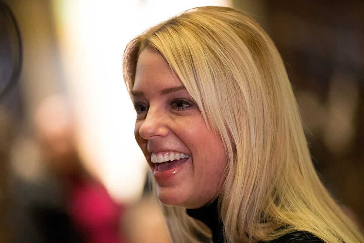 Did pam bondi undergo plastic surgery body measurements boob job